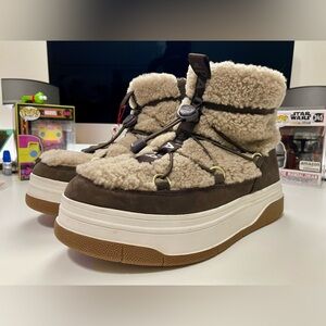 Pajar Janie Waterproof Cold Weather Made In Canada Women's Size 10 Pull On Boot